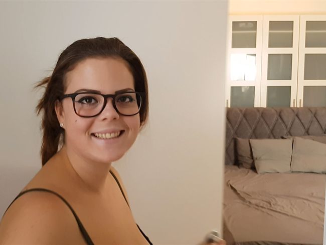 Lea Lovebird Porno Video: Erster cream**e auf Video!