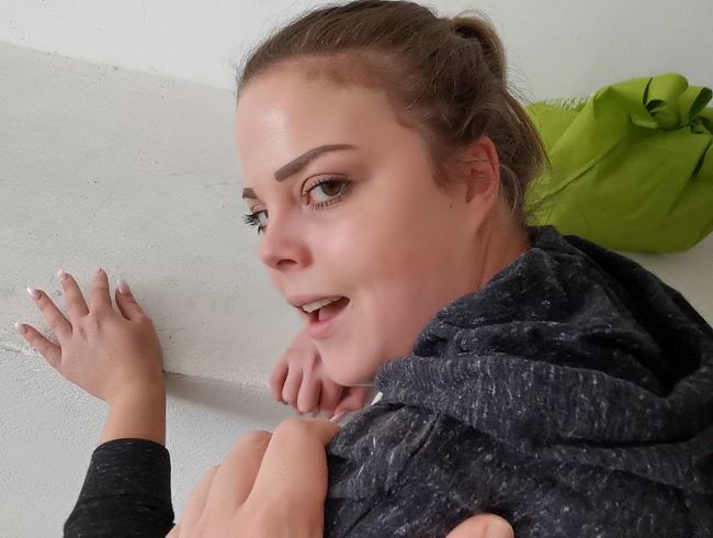 Lea Lovebird Porno Video: Verheirateter Nachbar spri**t mir in den ars**